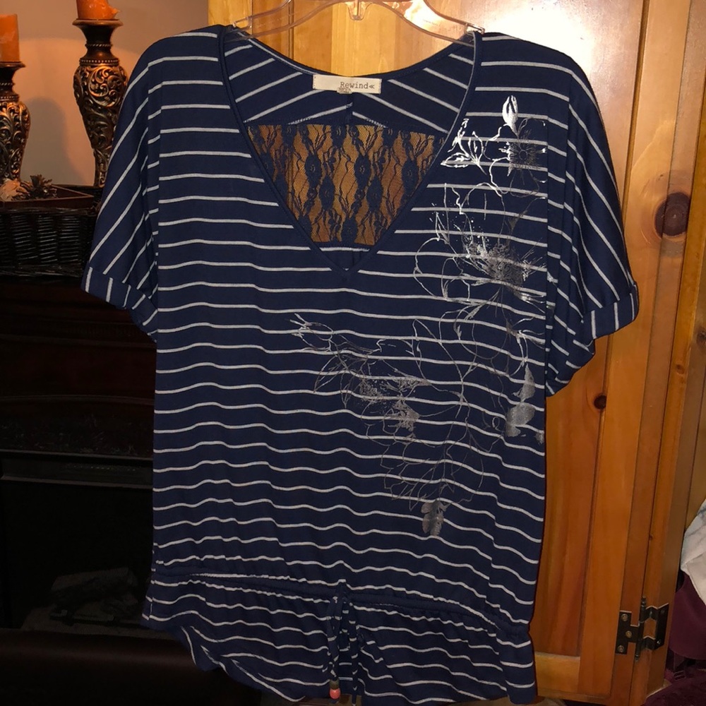 Blouse - Picture 2 of 3